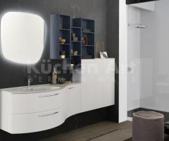 Salle de Bains italienne couleurs blanc et bleu avec éléments suspendu Poignée Egg et Vasque courbé - 2