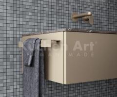 Salle de Bain Moderne italienne avec Miroir Carré et Éléments Hauts Suspendus - 5