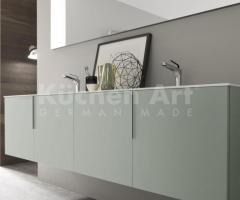 Salle de Bains au design Italien avec Plan de en Ocritech, Poignée Intégrée et Modules Ouverts - 2