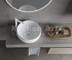 Salle de Bains Moderne avec Miroir Éclairé, Vasque arrondi en Céramique Blanche - 2
