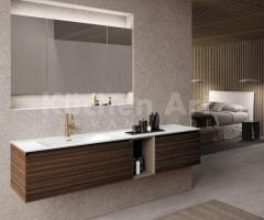 Salle de Bain Minimaliste avec bois sombre et Miroir Sky - 2