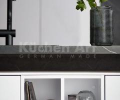 SYSTEMAT AV 2045 | Cuisine noble & contrastée en marbre foncé - 2
